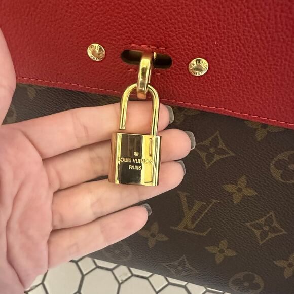 Louis Vuitton $3,980 Venus shoulder bag monogram leather - Picture 3 of 5